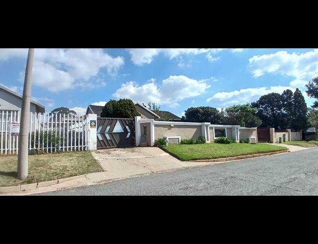4 BEDROOM HOUSE RENTED IN LINDHAVEN